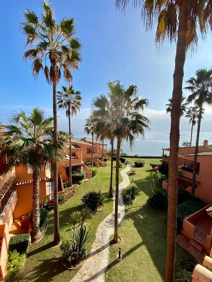 Luxury Three Bedroom Apartment At Estepona 0*,