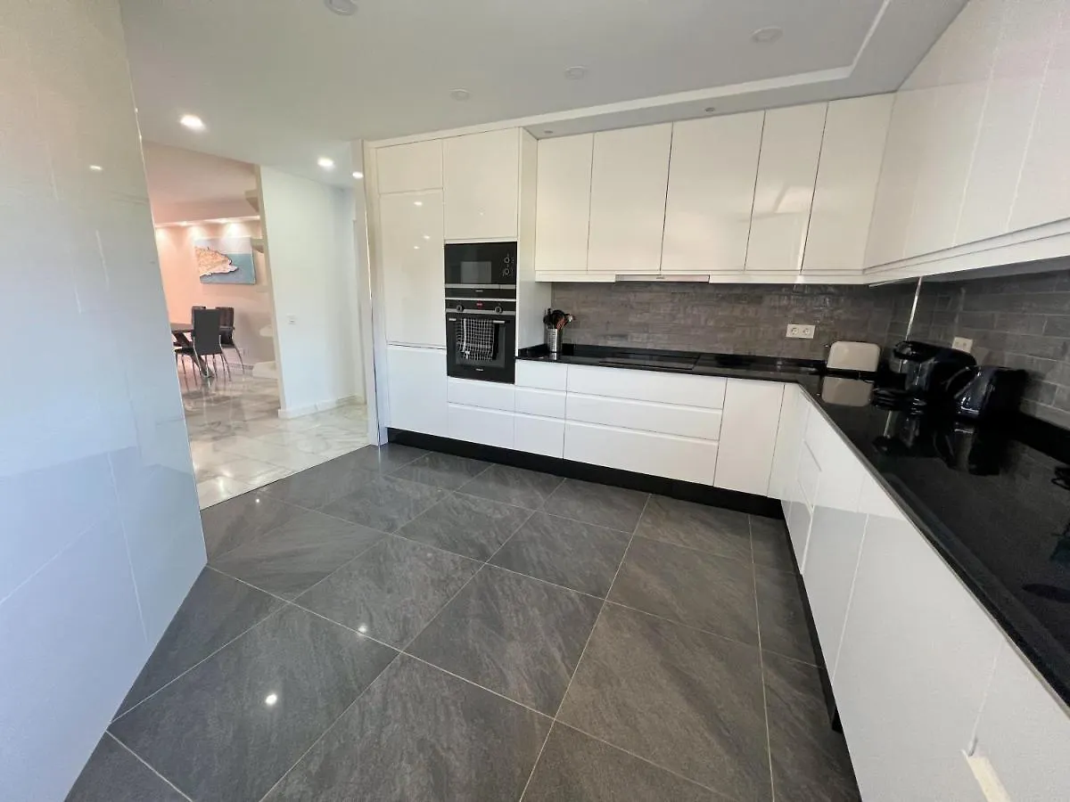 Luxury Three Bedroom Apartment At Estepona