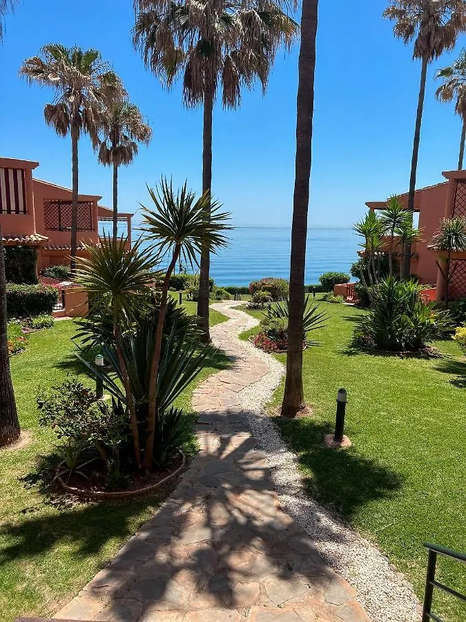 Luxury Three Bedroom Apartment At Estepona Spain